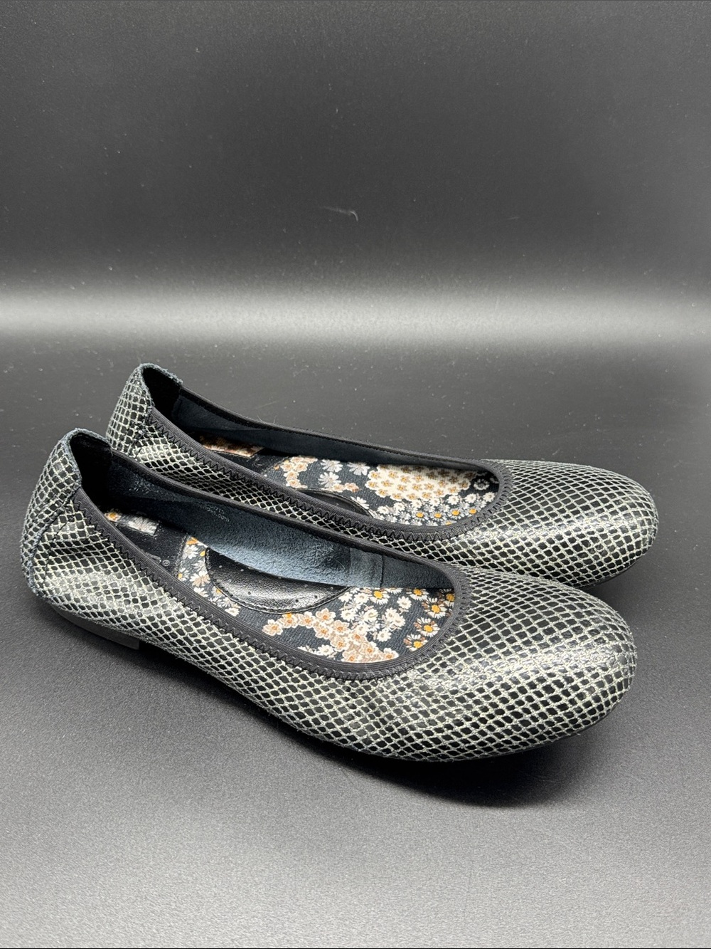 Born Metallic Snake-Print Ballet Flats in Silver and Black Sz 8